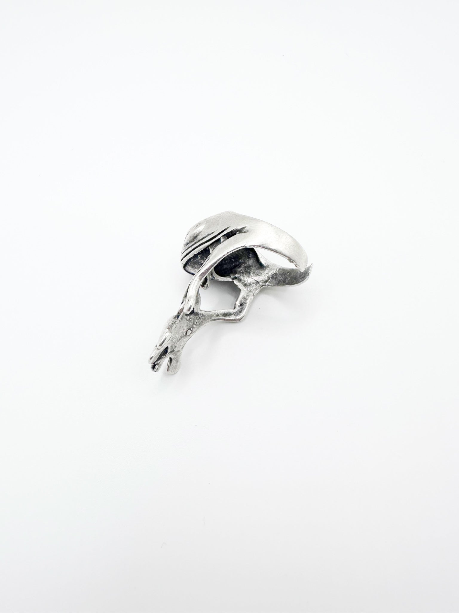 Silver Frong Hands Over Knuckle Ring