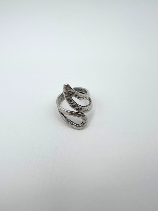 Silver Swerving Tears Ring