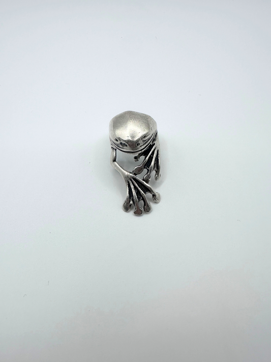 Silver Frong Hands Over Knuckle Ring